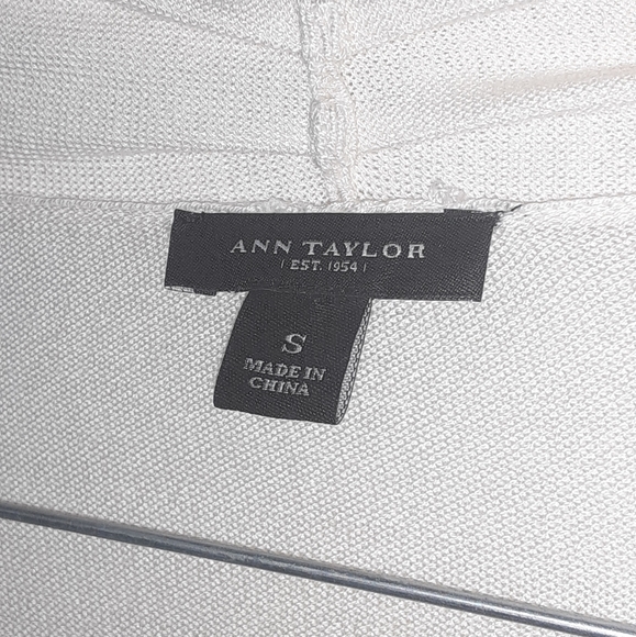 Ann Taylor White Flowy Cardigan - Picture 3 of 7